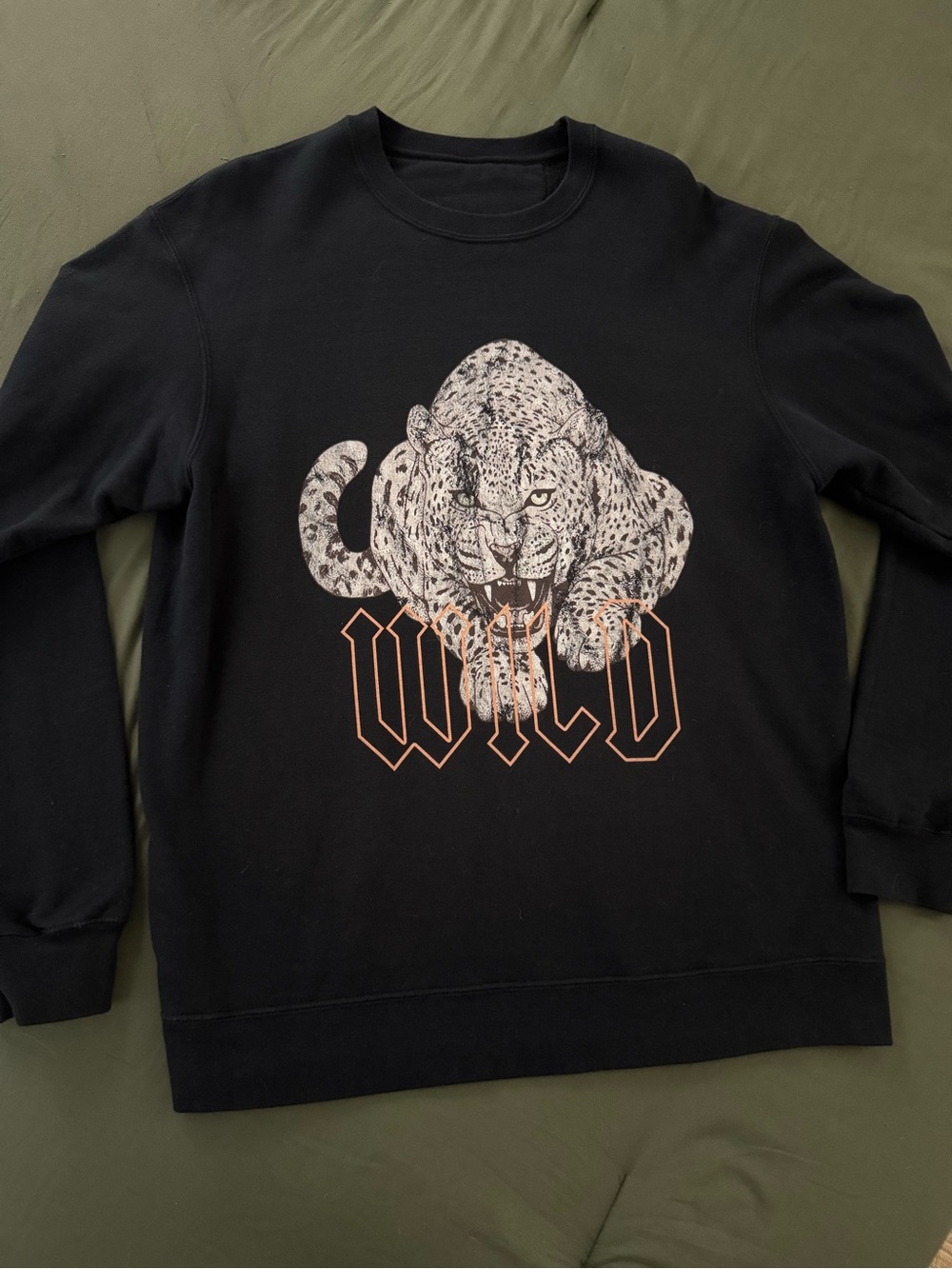 Black Leopard Wild Graphic Sweatshirt L